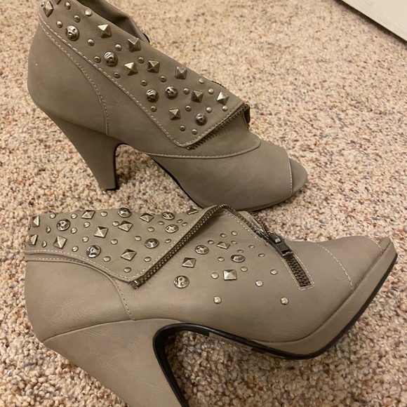 BKE booties from Buckle - Picture 2 of 4